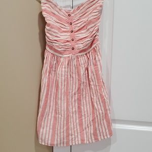 Gap xs strapless dress has pockets